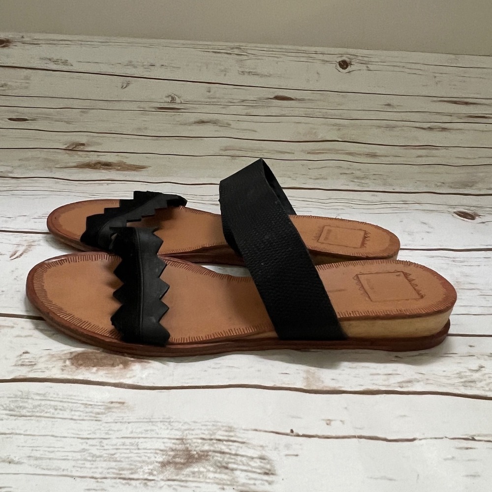 Dolce Vita Slide Sandals Black Zigzag Snake Embossed Flat Size 9